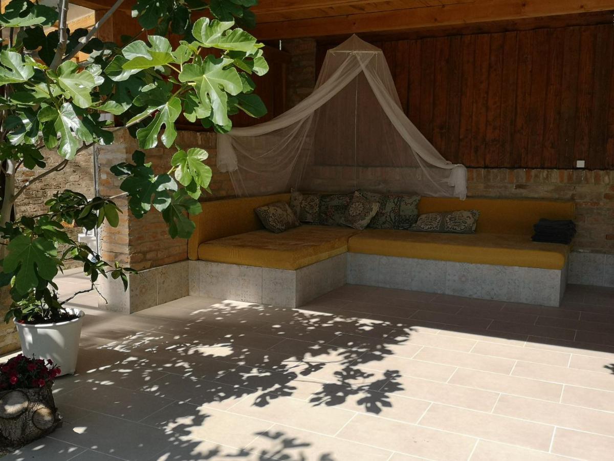 Nyugalomsziget Villa Kotcse Ngoại thất bức ảnh