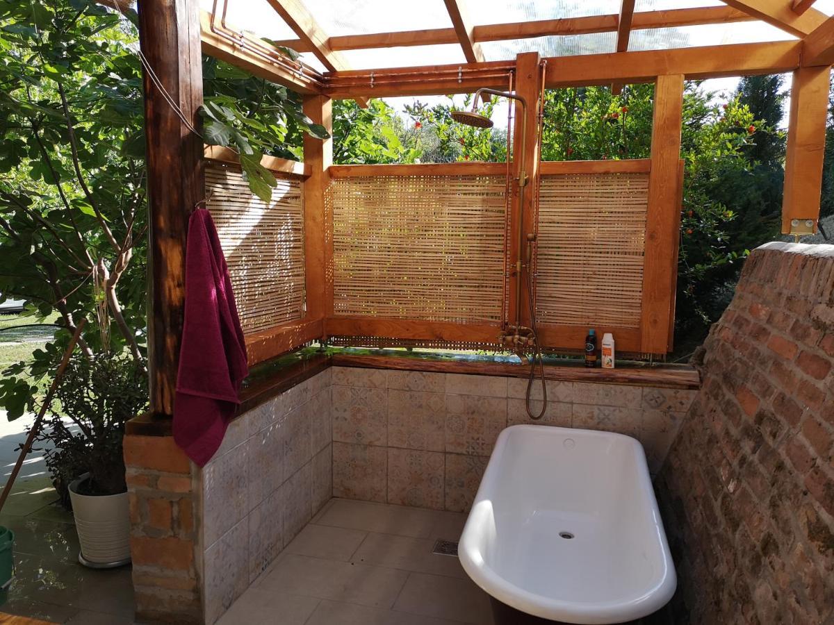 Nyugalomsziget Villa Kotcse Ngoại thất bức ảnh